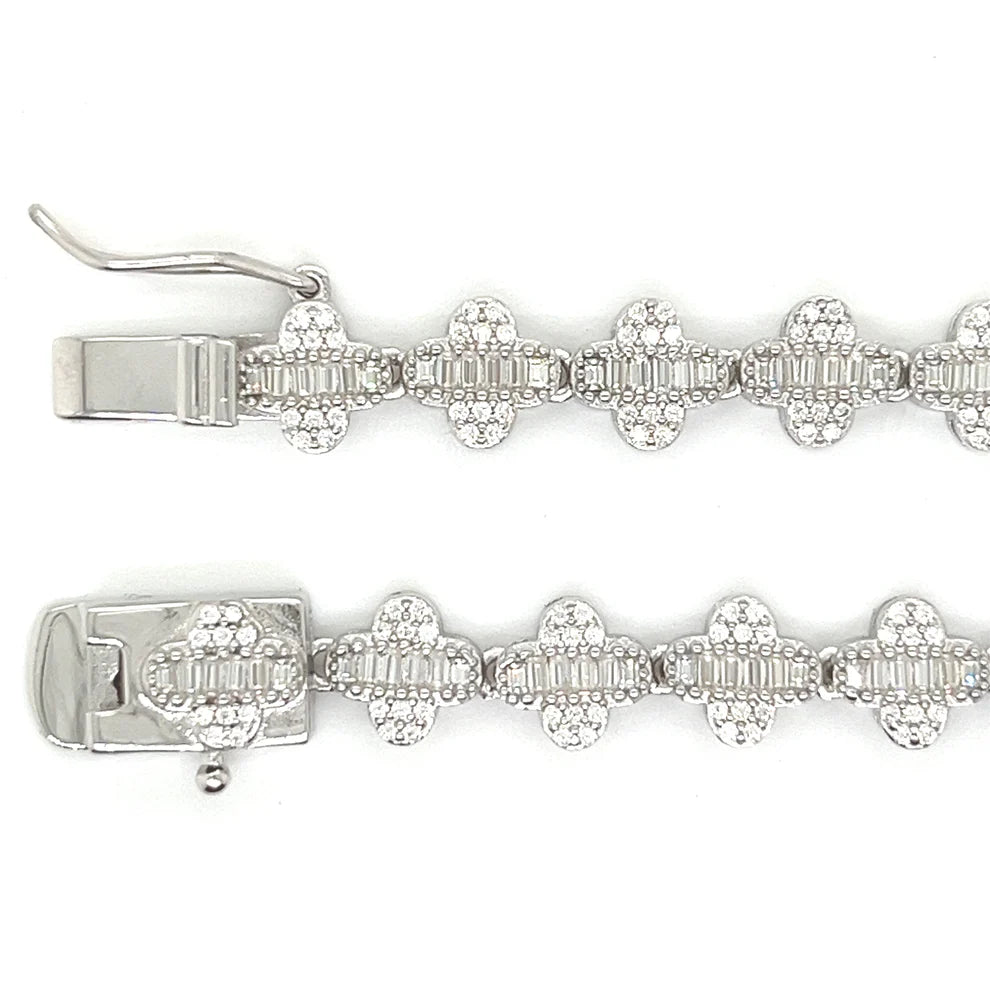 CUTE BAGUETTE CLOVER CHAIN
