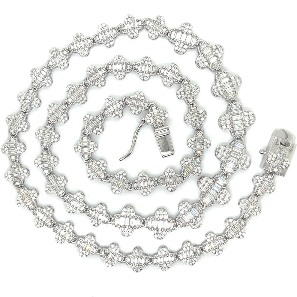CUTE BAGUETTE CLOVER CHAIN