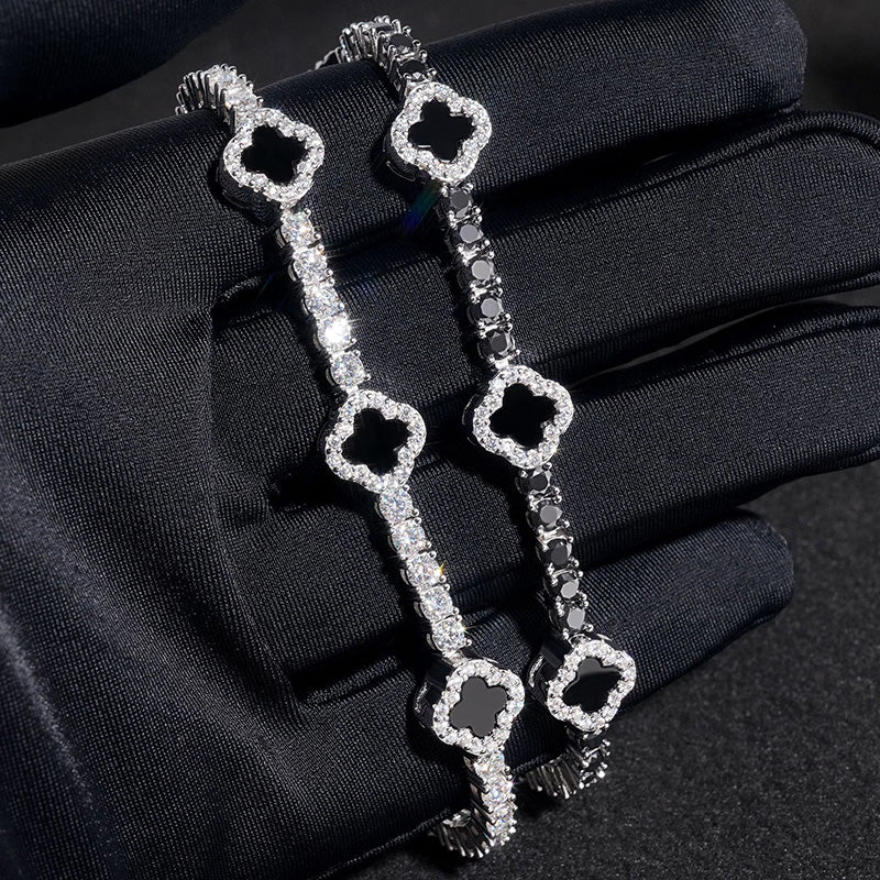 4 Leaf Clover with Black Onyx