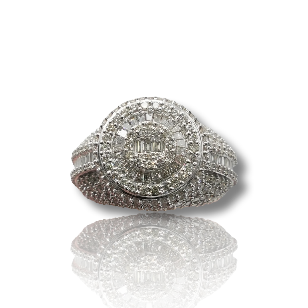 Circle Diamond Ring